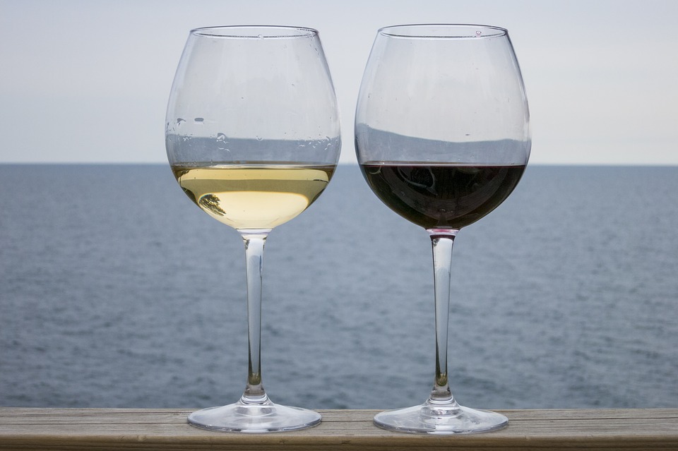 Unterschied zwischen Rot und Weißwein • Vergleichsportal // Angebote // Ratgeber